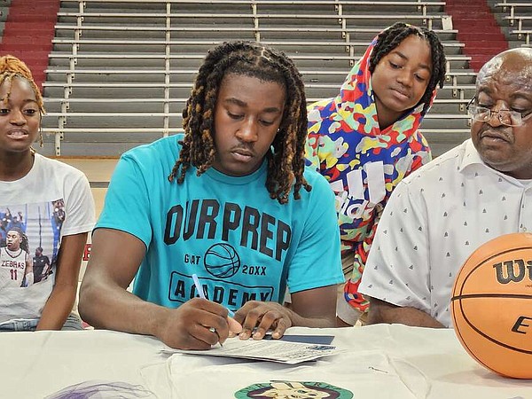 PBHS's Emerson signs with prep academy for basketball | Pine Bluff Commercial News - Vimarsana News