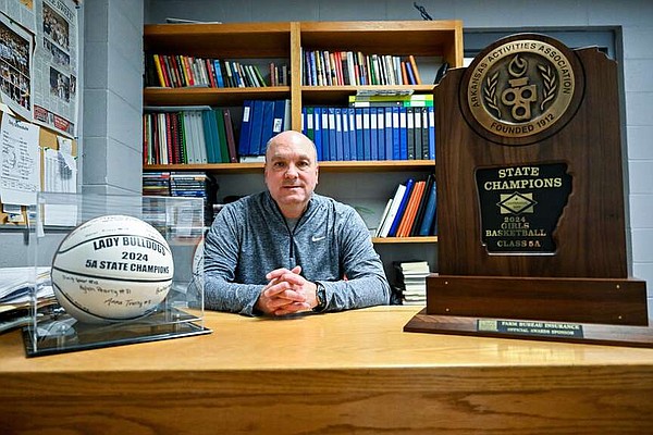 Greenwood's Reeves chooses retirement, capping 36-year career | Northwest Arkansas Democrat-Gazette - Vimarsana News