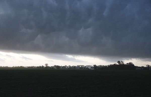 More severe weather moves through Midwest | Jefferson City News Tribune - Vimarsana News