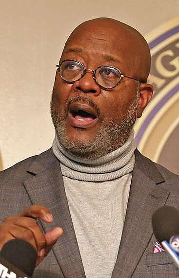 Little Rock to pay half of $490,000 settlement to resolve lawsuits against former Police Chief Keith Humphrey | The Arkansas Democrat-Gazette - Vimarsana News