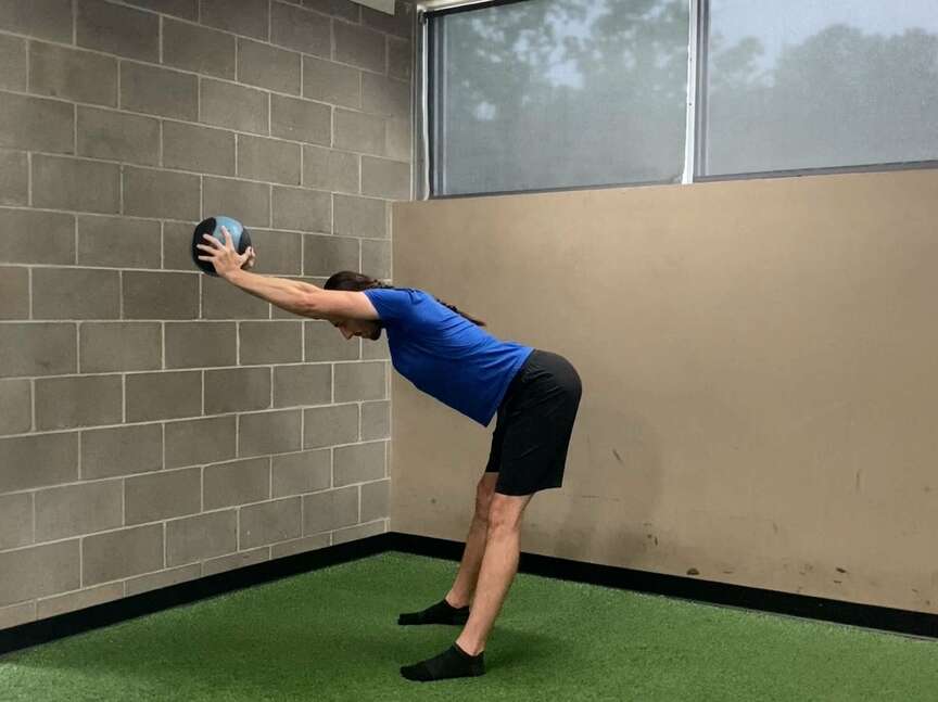 MASTER CLASS Medicine Ball Good Morning is a good way to change