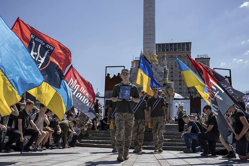Russian strikes leave thousands in Ukraine without power, water ...