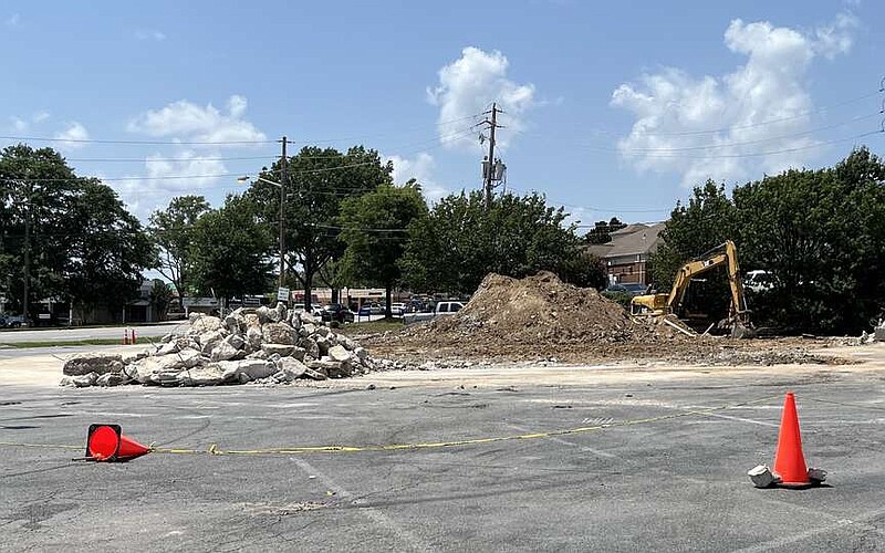 The former Grady's Pizza on Little Rock's Rodney Parham Road now consists of a couple of heaps of concrete rubble and a pile of dirt.

(Arkansas Democrat-Gazette/Eric E. Harrison)