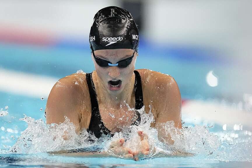 Ledecky holds off Aussie, nets 9th gold