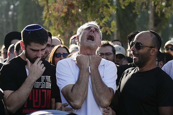 Thousands of Israelis erupt in protest after six hostages brutally killed in Gaza