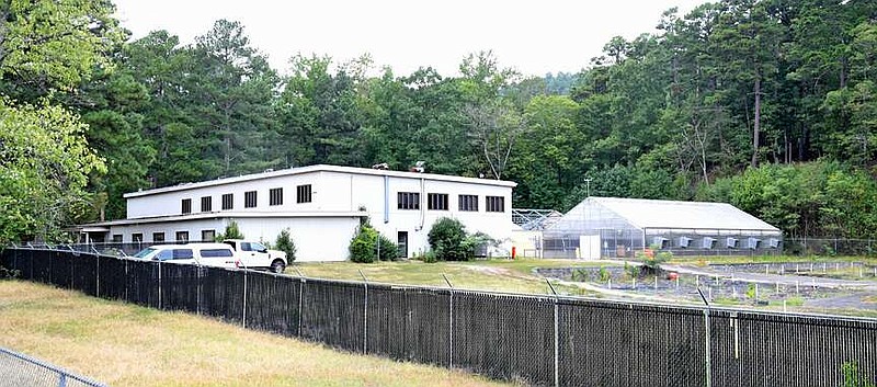 The city is considering the purchase of office/storage space Weyerhaeuser owns on Whittington Avenue. (The Sentinel-Record/Donald Cross)