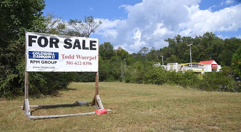 Construction of a Taco Bell on the vacant lot in the 2900 block of Malvern Avenue is expected to begin soon. (The Sentinel-Record/Donald Cross)