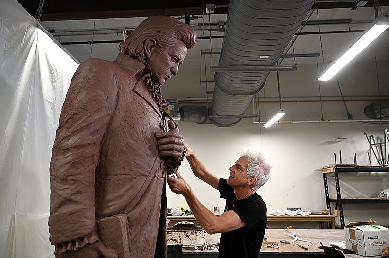 Red carpet out for Man in Black Sculptor, lawmakers await Capitol for Johnny Cash
