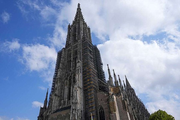 ★〈英文〉「German Talers　church and city」 This German church is the tallest in the world. Until