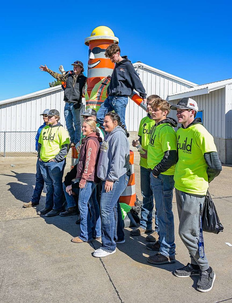 Event showcases construction, technical industries for youths Jefferson City News Tribune