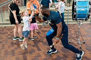 WATCH | Texarkana native joins OKC Thunder Drummers team ...