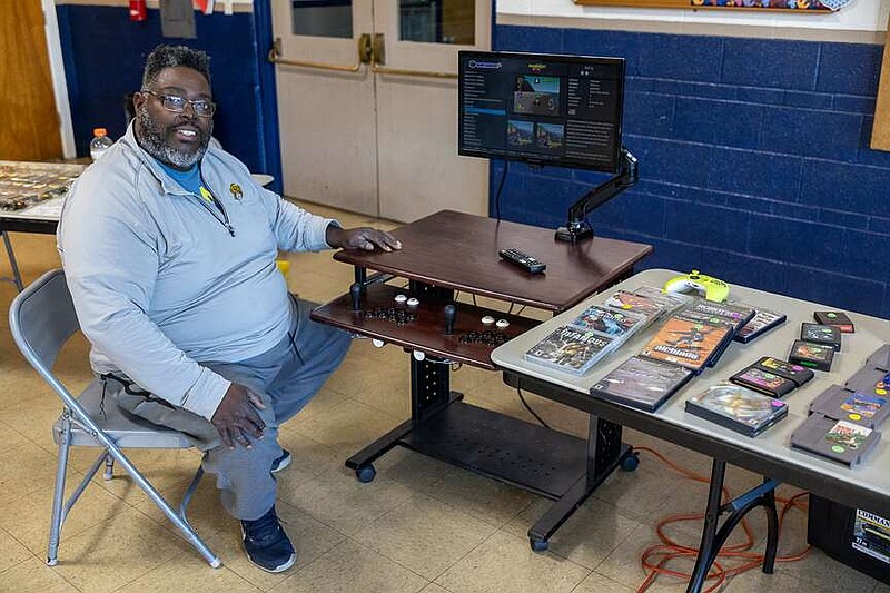 Toys, collectibles helping pay for eighthgrade trip Jefferson City