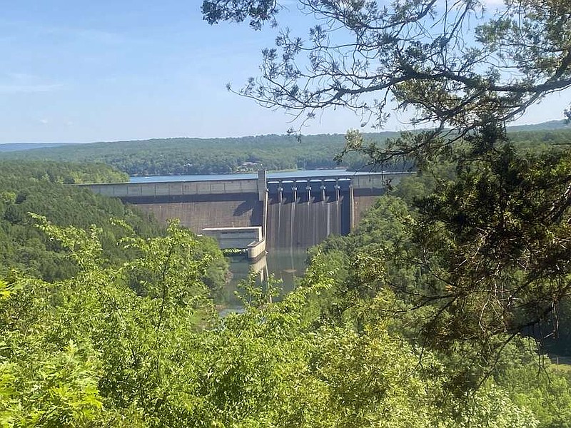No major damage done to Greers Ferry Dam after car crashed into it, U.S