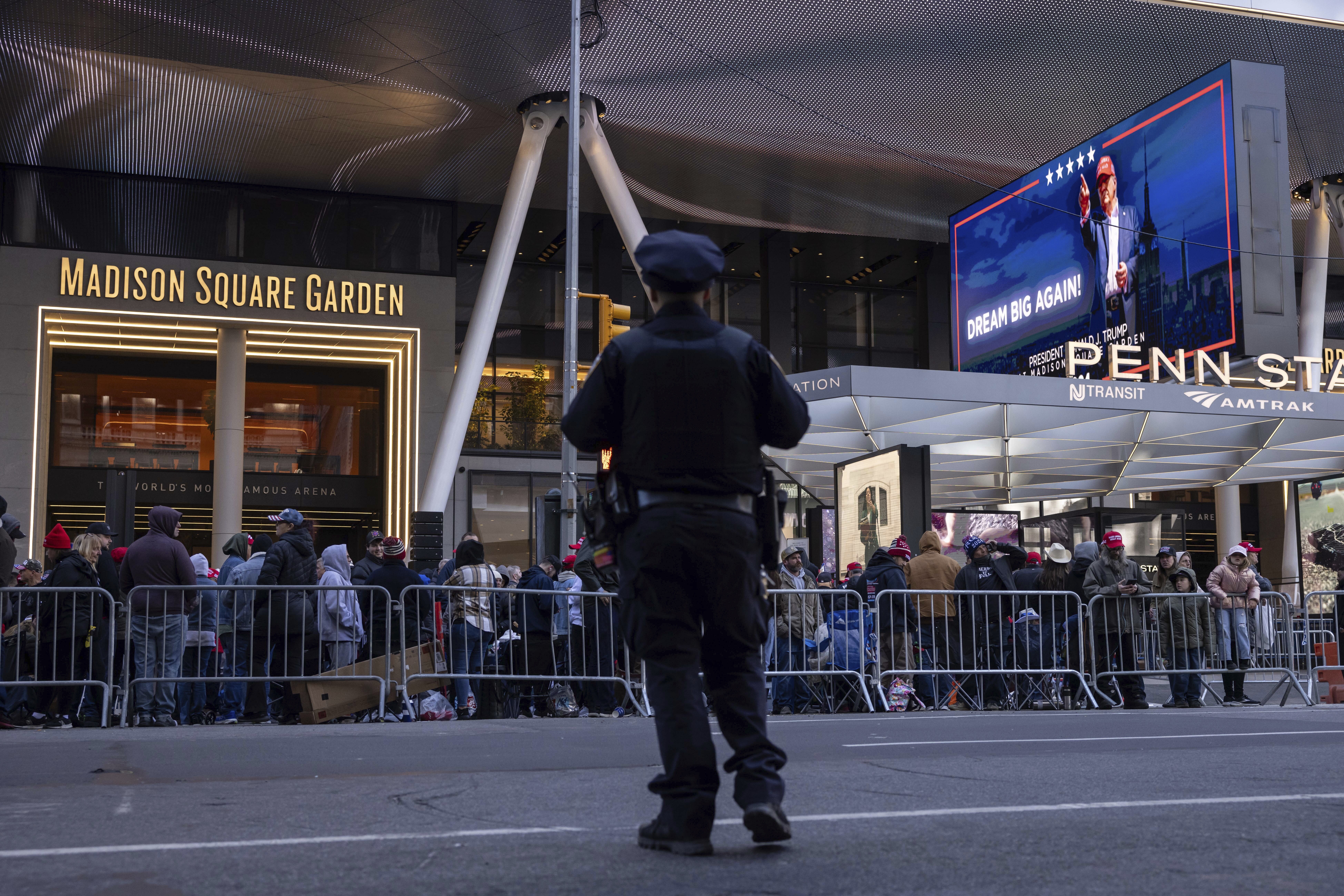 Trump veers away from swing states for his Madison Square Garden moment |  El Dorado News