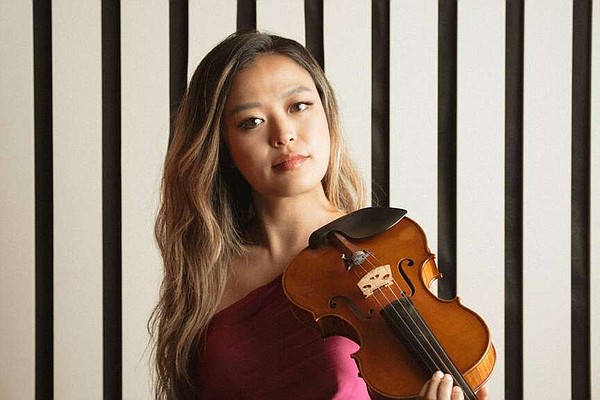 ENTERTAINMENT: Classical guitarist Vieaux joins violinist for concert | Northwest Arkansas Democrat-Gazette