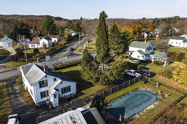 Crowds Flock To Tiny Massachusetts Town To Send Off New York’s ...