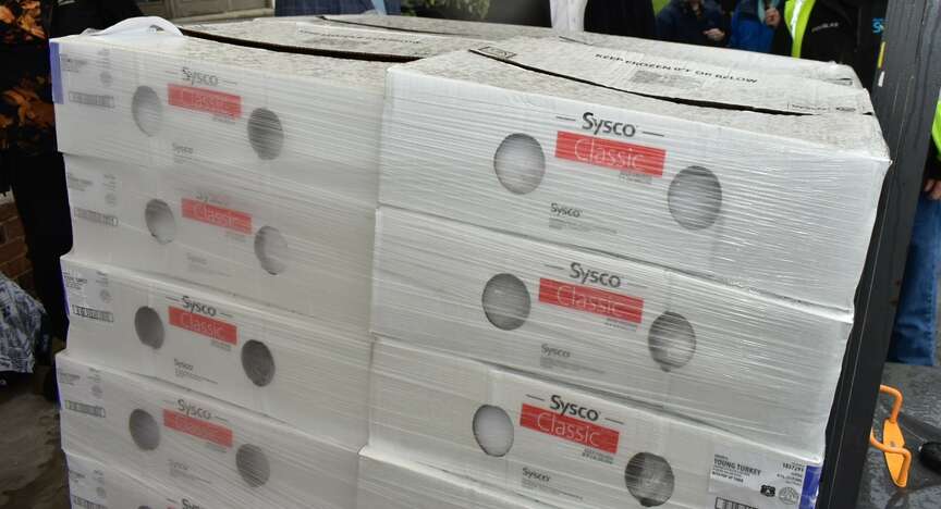 Saracen donates turkeys to charity