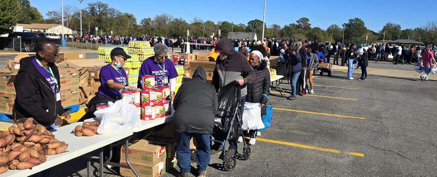 Spirit of giving comes alive in Pine Bluff event