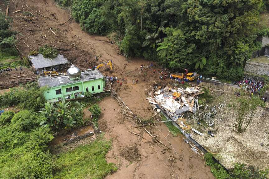 Rescuers recover 20 bodies from flash floods, landslides in Indonesia ...