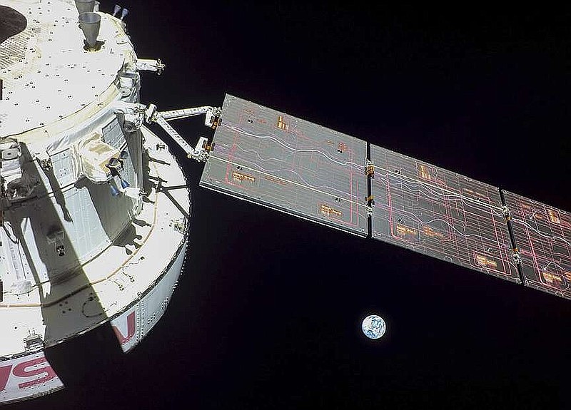 Mysterious objects seen in night sky Saturday identified as commercial ...