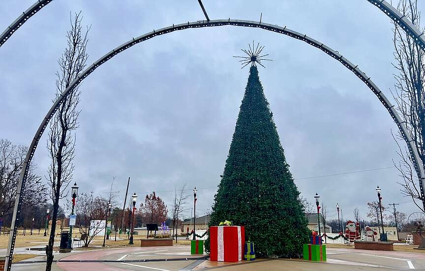 Downtown Van Buren business owners say community members have supported their businesses this holiday season | Northwest Arkansas Democrat-Gazette