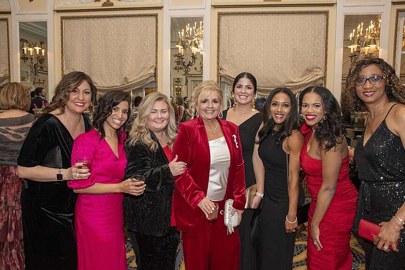 Coaches’ Wives Honored At Annual President’s Gala 