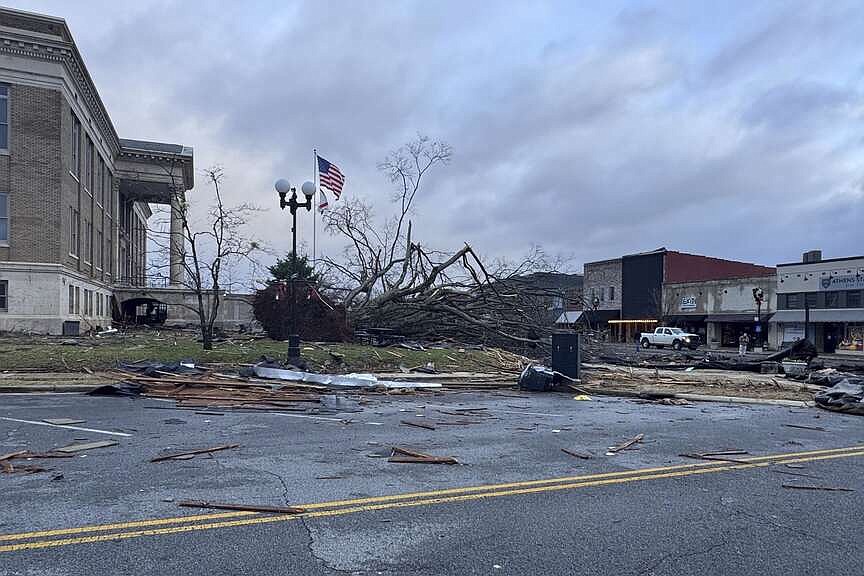 Storm system that spawned tornadoes moved across southern US kills 4 ...