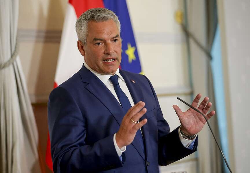 Austria chancellor to resign as talks fail
