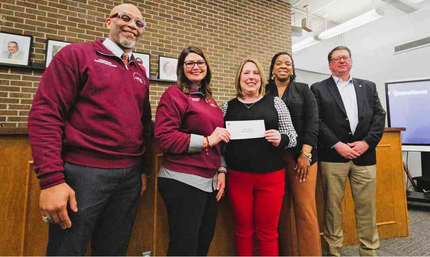 Pine Bluff School District students to learn finance