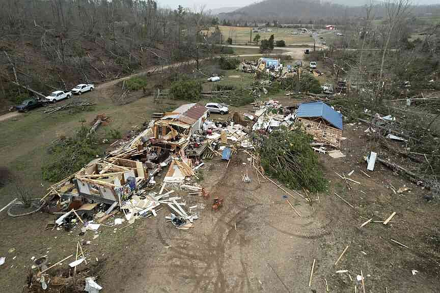 At least 26 dead in massive US storm after Kansas reports 8 fatalities ...
