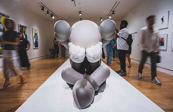 209656955_BZ-FEA-KAWS-PREVIEW-