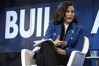 2024新入荷 Whitmer attends signing of orders at White House | Northwest トップス