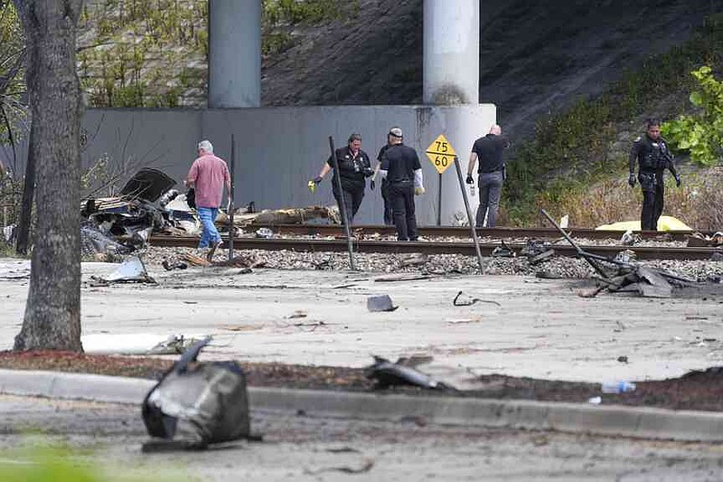 Plane crash in Florida kills 3, injures | The Arkansas Democrat-Gazette ...