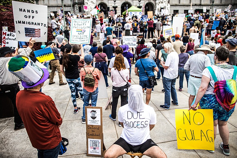 Anti-Trump protesters rally in New York, Washington and elsewhere ...