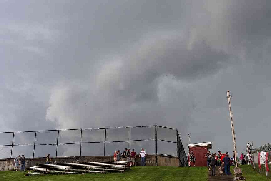 2 dead as slow-moving storms flood roads in Oklahoma, Texas | Hot ...