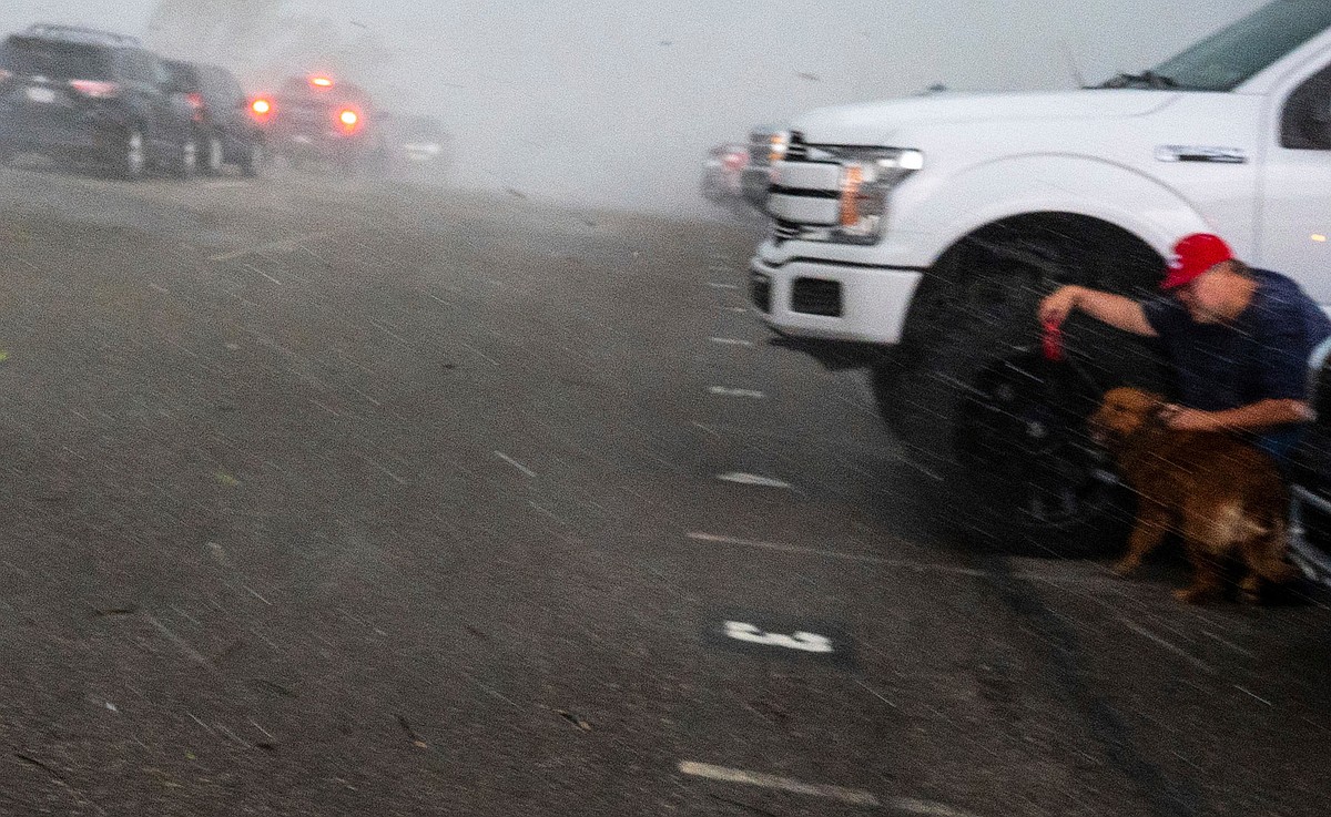 2 dead as slow-moving storms flood roads across Oklahoma and Texas | El ...