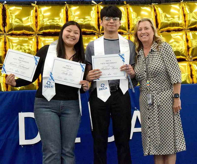 Decatur High School students attend DECA International Conference in ...