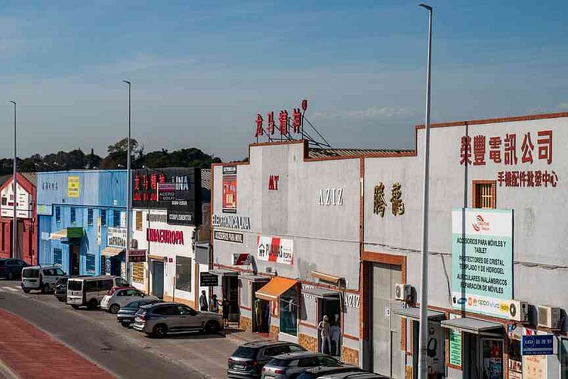 Chinese-owned wholesale retail stores near the international airport in Valencia, Spain. MUST CREDIT: Michael Robinson Chavez/Bloomberg