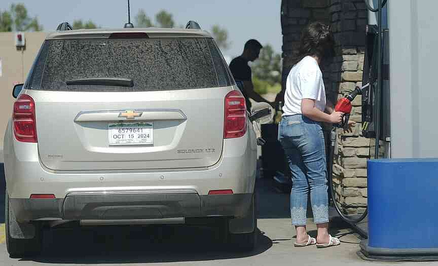 Consumers settling, but still see risks