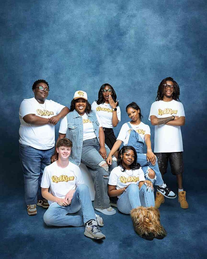 (l to r bottom) Luke Allred and Taleah Hull. (l to r top) Robert Barnes IV, Nikita Richardson, Amiya Laws, Aniyah Alexander and Jaylon Savage.