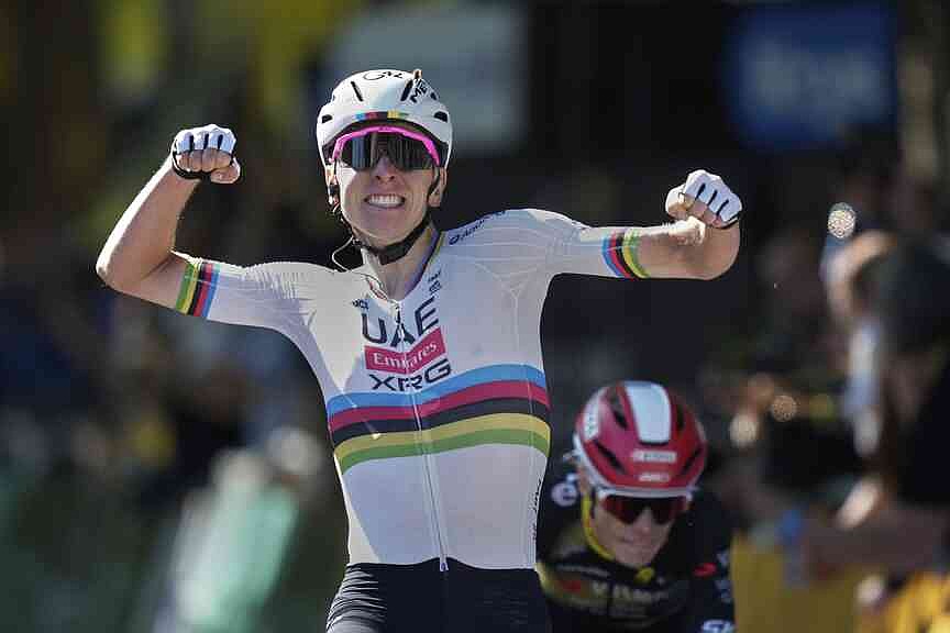 Pogacar sprints to Stage 4 victory