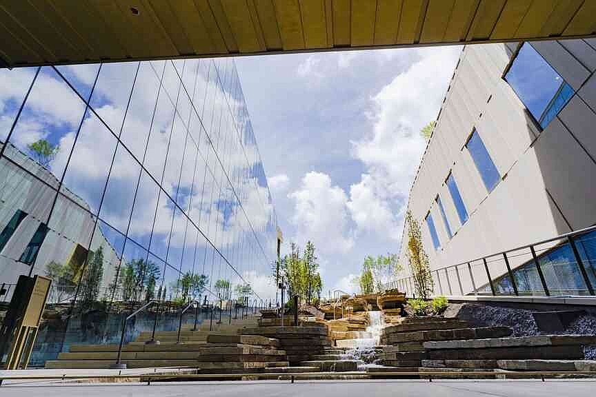 Alice L. Walton School of Medicine welcomes first class of students Monday