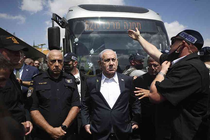 Palestinian gunmen kill 6 people in attack on Jerusalem bus stop | Hot ...