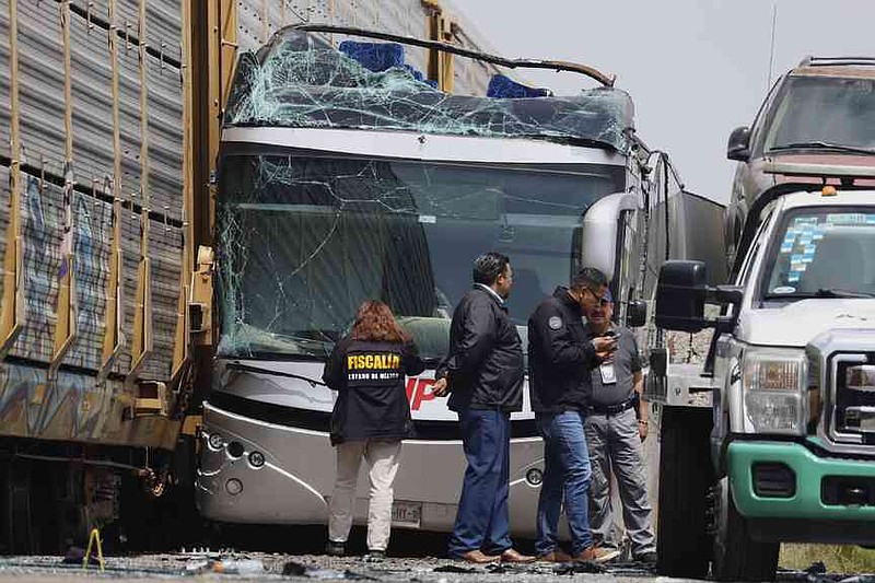 Train-bus collision kills 10 in Mexico | The Arkansas Democrat-Gazette ...