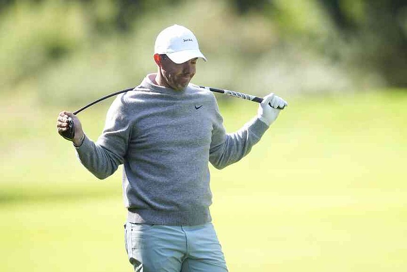 Rory McIlroy در دور سوم مسابقات Golf Golf Championship BMW ، شنبه ، 13 سپتامبر 2025 ، در باشگاه گلف Wentworth در ویرجینیا واتر ، انگلیس واکنش نشان می دهد. (آدام دیوی/PA از طریق AP)