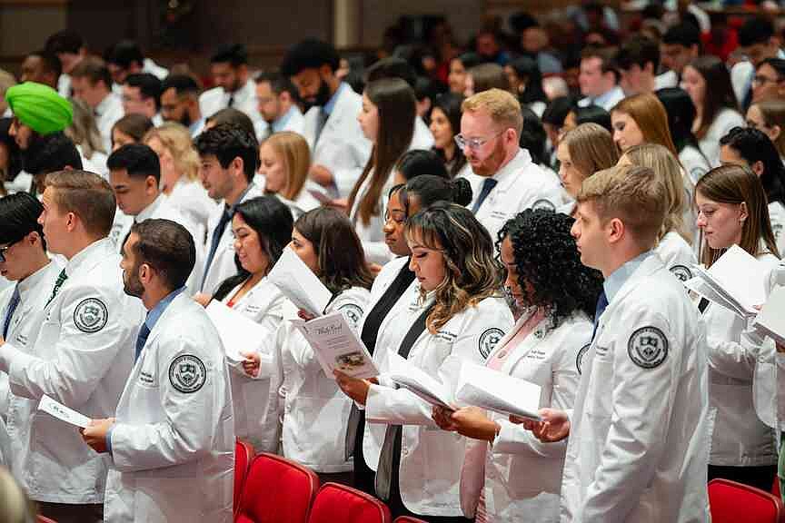 Arkansas Colleges of Health Education holds White Coat Ceremony for osteopathic medicine, physical therapy