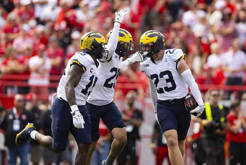 5-at-10: Friday mailbag with Hall questions, Christmas songs, coach search silliness, best concerts