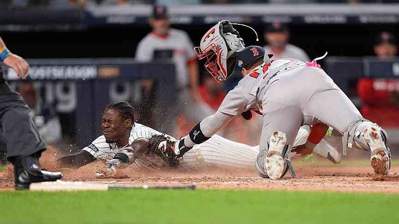 Late-inning sprint keeps Yanks alive | Northwest Arkansas Democrat