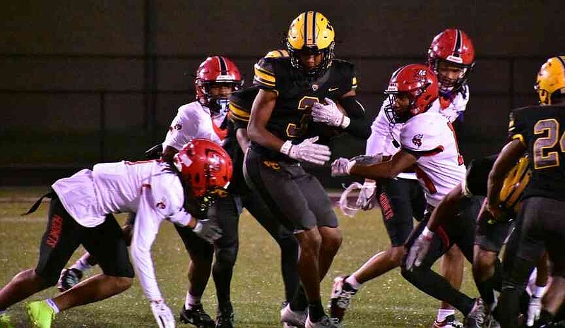 Jayden Wilkerson of Watson Chapel makes a big kickoff return against Maumelle in the first half. (Pine Bluff Commercial/I.C. Murrell)