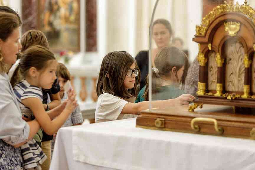 She did small things with great love: Saint’s relics coming to Little Rock next month